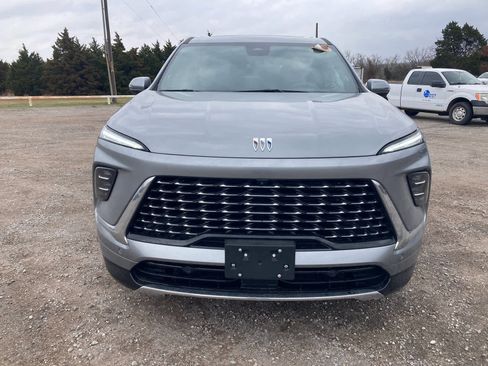 Used 2025 Buick Enclave Avenir w/ Super Cruise Package image 11