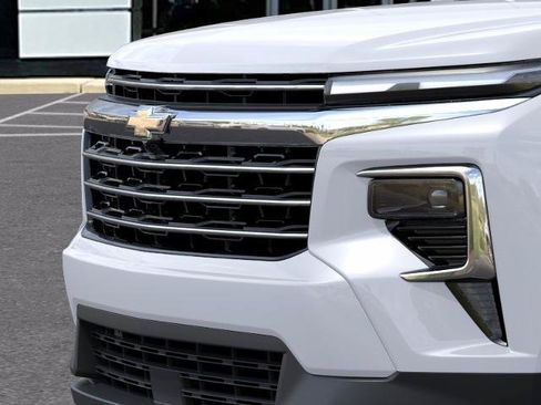 New 2027 Chevrolet Traverse LT w/ Driver Confidence Package FWD image 37