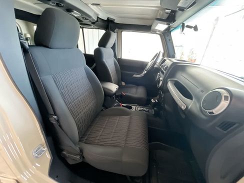 Used 2011 Jeep Wrangler Unlimited Sahara w/ Dual Top Group AWD/4WD image 23
