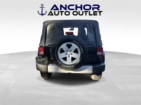 Used 2012 Jeep Wrangler Sahara AWD/4WD image 7