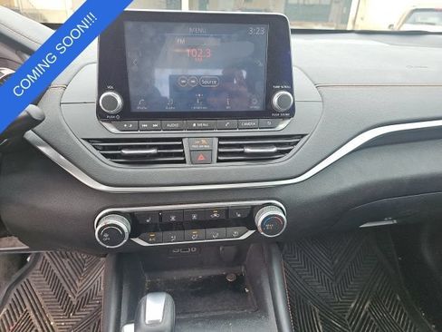 Used 2019 Nissan Altima 2.5 SR w/ SR Premium Package AWD/4WD image 14
