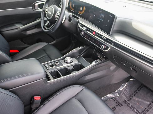 Used 2025 Kia Sorento EX AWD/4WD image 17