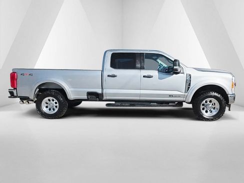 Used 2023 Ford F350 XLT AWD/4WD image 4