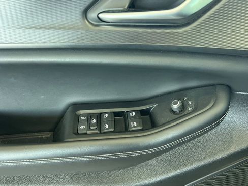Used 2024 Jeep Grand Cherokee Altitude AWD/4WD image 8