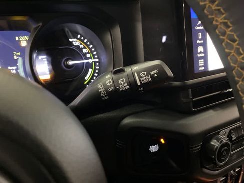 Used 2024 Jeep Wrangler Unlimited Sahara AWD/4WD image 24