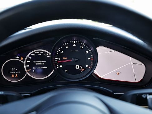 Used 2021 Porsche Panamera 4 image 37