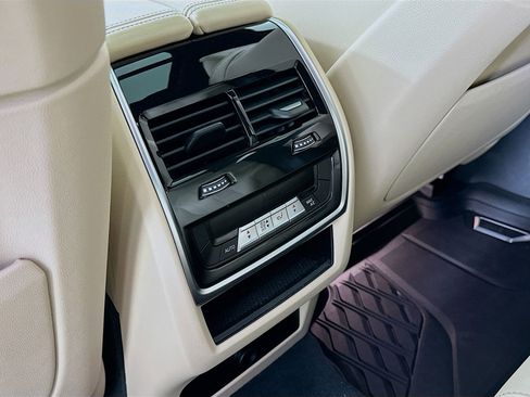 Used 2022 BMW X6 M50i w/ Executive Package AWD/4WD image 27
