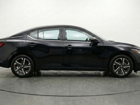 Used 2025 Nissan Sentra SV FWD image 11