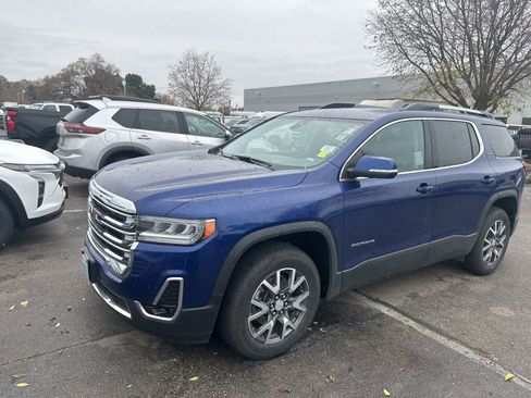 Used 2023 GMC Acadia SLT image 4