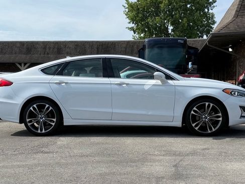 Used 2019 Ford Fusion Titanium AWD/4WD image 6