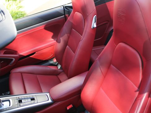 Certified 2019 Porsche 911 Carrera S image 5