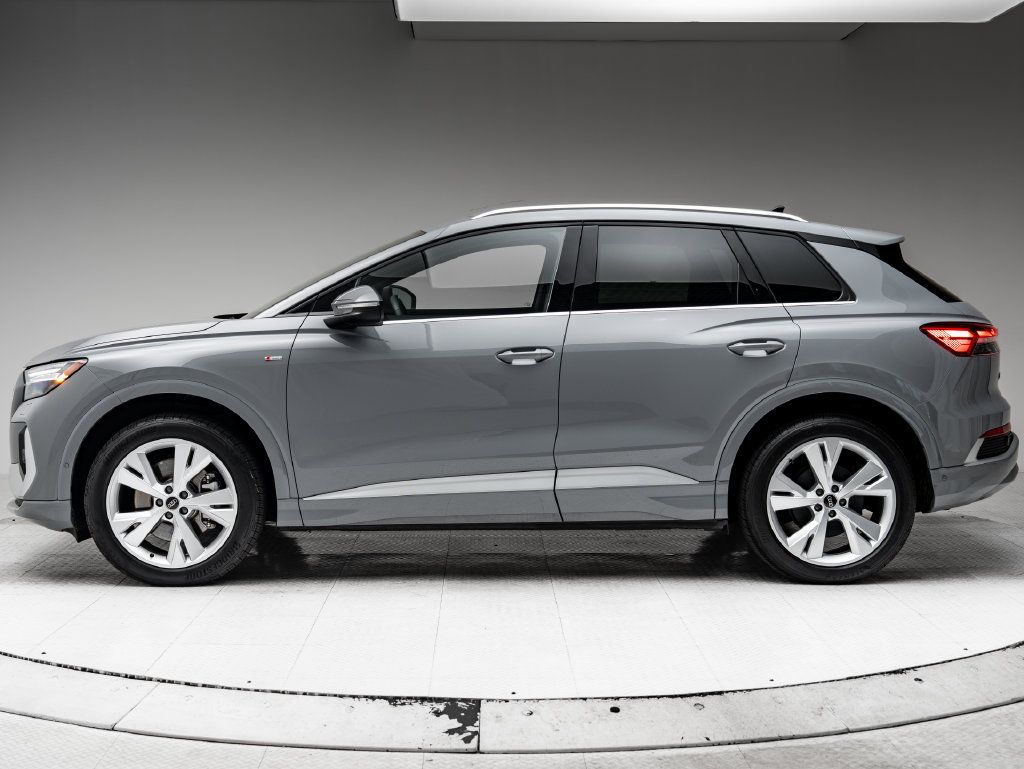 Used 2023 Audi Q4 e-tron Prestige w/ 20" Wheel Package AWD/4WD image 2