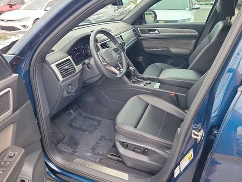 Certified 2023 Volkswagen Atlas Cross Sport SE w/ Black Wheel Package AWD/4WD image 18