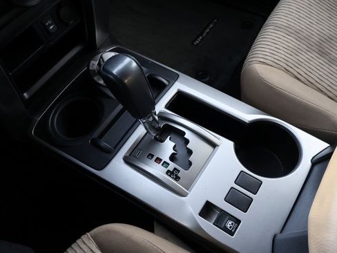 Used 2014 Toyota 4Runner SR5 image 23