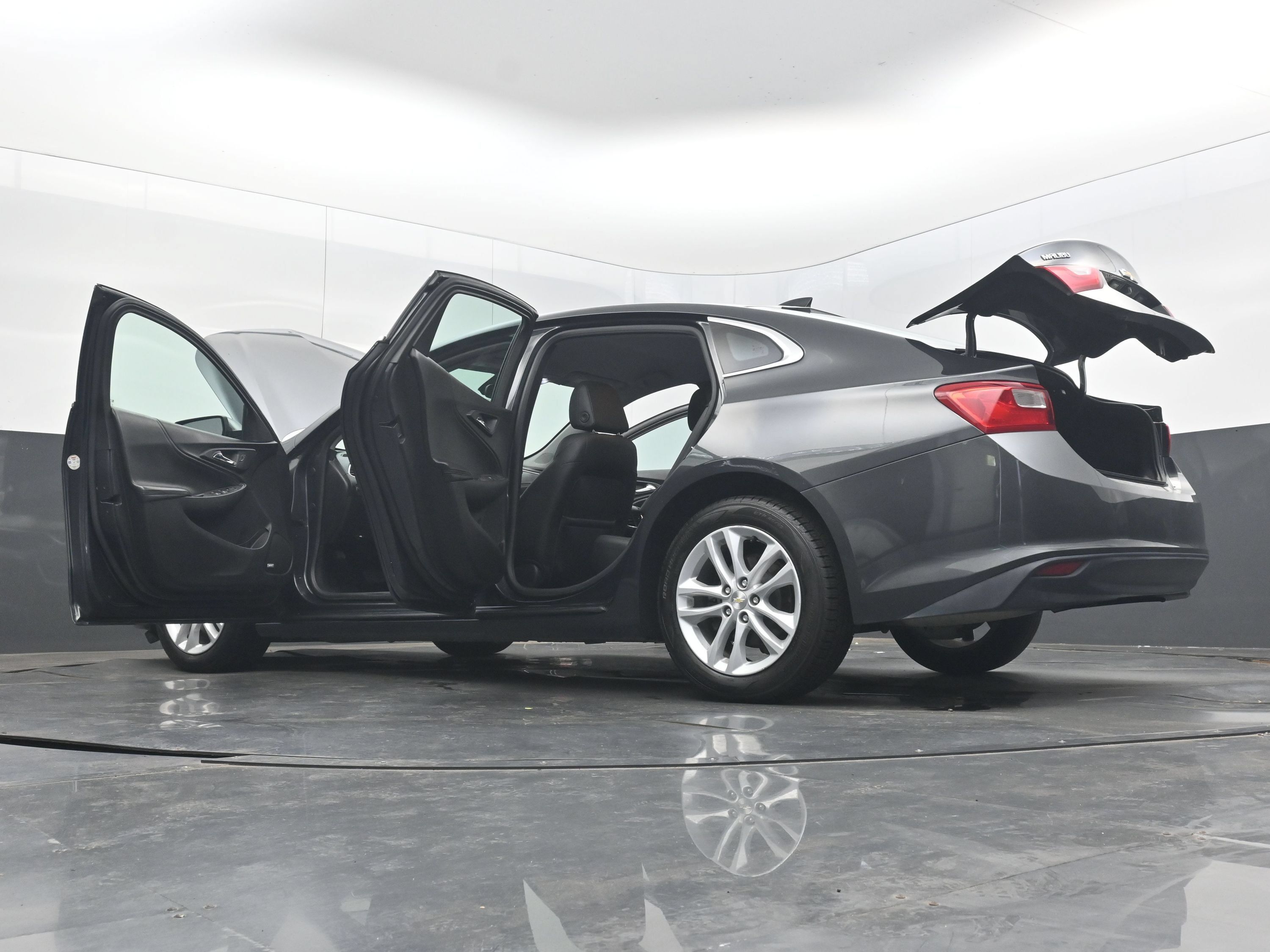 Used 2017 Chevrolet Malibu LT w/ Leather Package FWD image 44