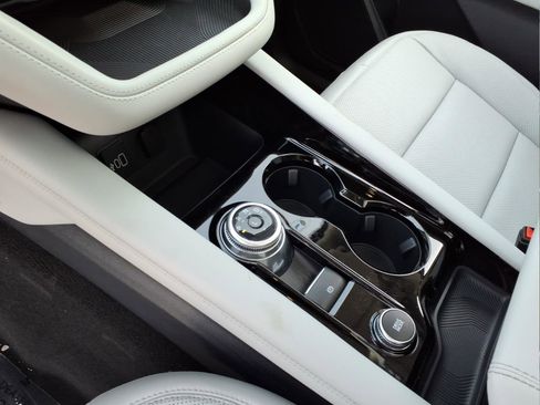 New 2026 Ford Explorer Platinum image 11