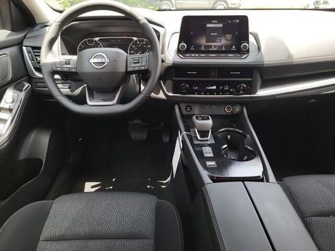 New 2025 Nissan Rogue SV image 18