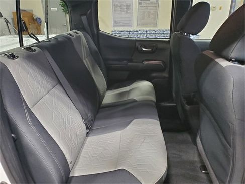 Used 2021 Toyota Tacoma TRD Off-Road image 13