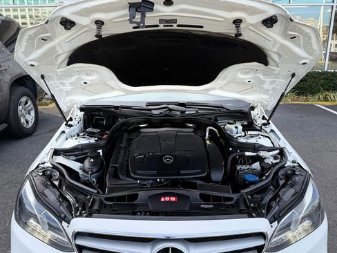 Used 2014 Mercedes-Benz E 350 4MATIC Sedan image 43