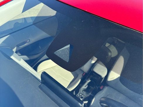 Used 2020 Toyota Corolla LE image 12