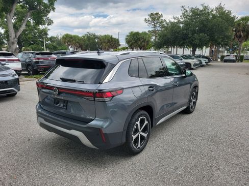 New 2026 Volkswagen Tiguan SE FWD image 4