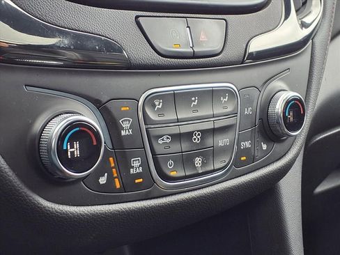 Used 2022 Chevrolet Equinox RS w/ RS Leather Package image 26