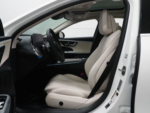New 2026 Mercedes-Benz E 350 4MATIC Sedan image 2