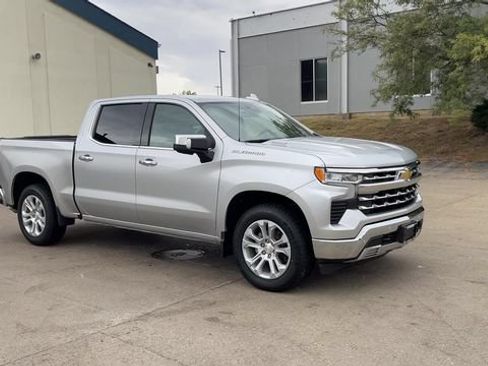 Used 2022 Chevrolet Silverado 1500 LTZ w/ Max Trailering Package RWD image 2