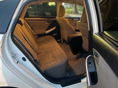 Used 2012 Toyota Prius Three image 33