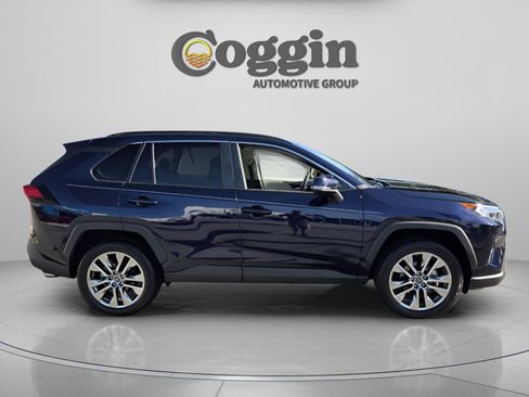 Used 2019 Toyota RAV4 XLE Premium FWD image 6
