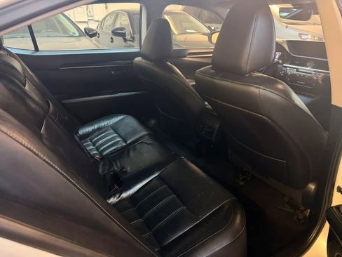 Used 2016 Lexus ES 350 w/ Luxury Package w/Wood Trim FWD image 4