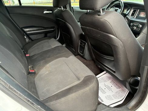 Used 2016 Dodge Charger SE w/ Power Sunroof Group AWD/4WD image 32