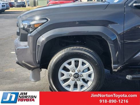 Used 2025 Toyota Tacoma SR5 w/ SR5 Upgrade Package image 9