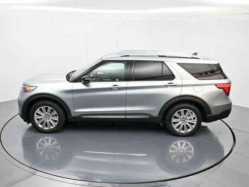 Certified 2022 Ford Explorer Limited w/ Limited Technology Package image 37