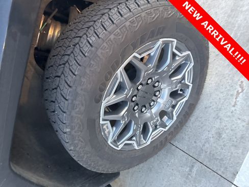 Used 2025 GMC Hummer EV 3X image 9