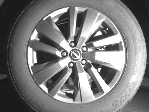 Used 2025 Nissan Pathfinder SV image 14