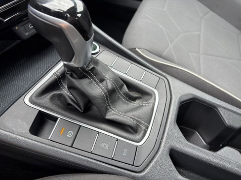 Used 2025 Volkswagen Jetta Sport image 40