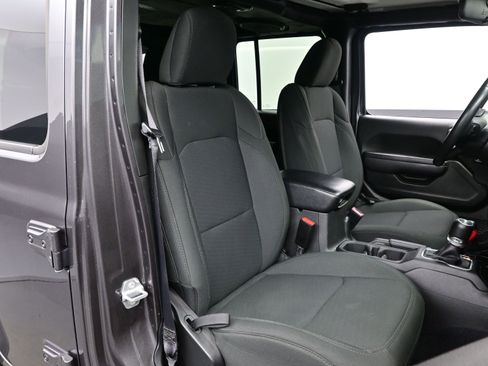 Used 2022 Jeep Wrangler Unlimited Sport image 13