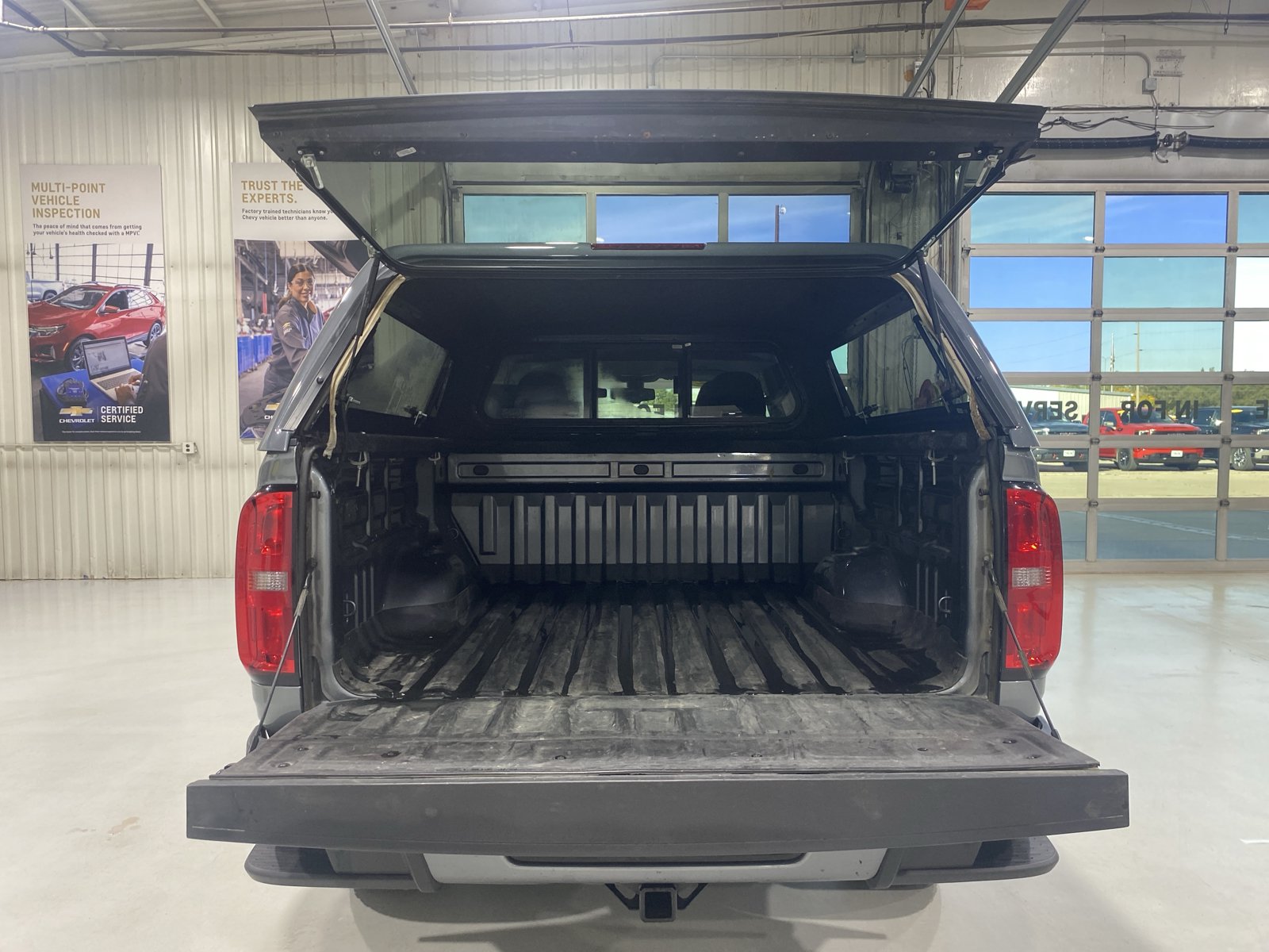 Used 2022 Chevrolet Colorado Z71 AWD/4WD image 14