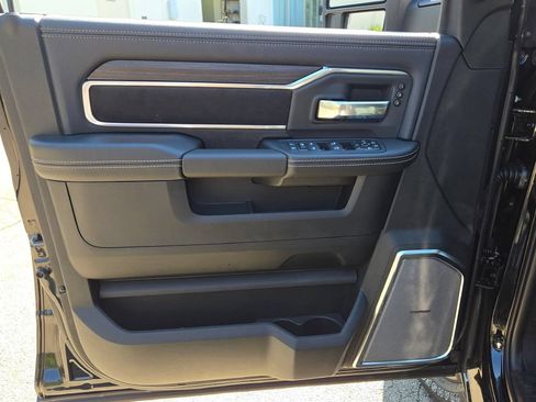 New 2026 RAM 2500 Laramie AWD/4WD image 28