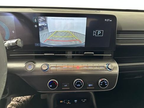 Used 2025 Hyundai Kona SE image 22