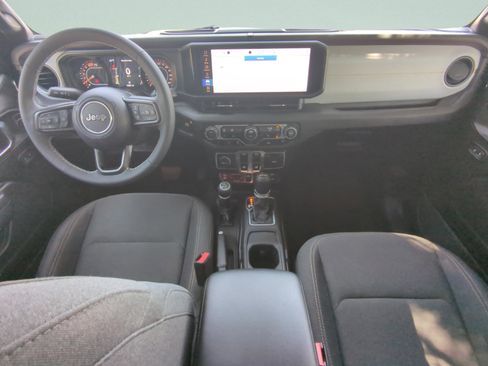 Used 2025 Jeep Wrangler Sport AWD/4WD image 10