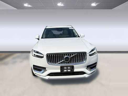 Used 2023 Volvo XC90 B6 Plus w/ Protection Package Premier image 6