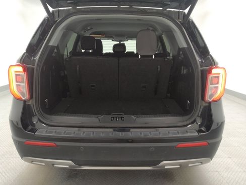 Used 2023 Ford Explorer XLT w/ Equipment Group 202A image 29