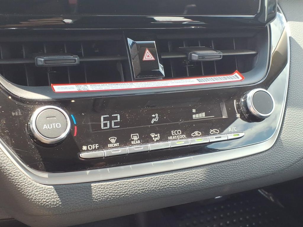 Used 2025 Toyota Corolla LE FWD image 20