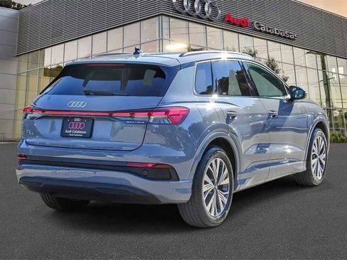 Used 2025 Audi Q4 e-tron Premium w/ Convenience Package image 4