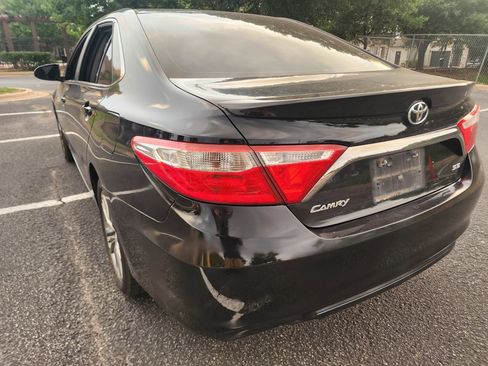 Used 2015 Toyota Camry SE FWD image 5