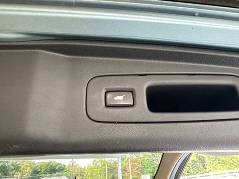Used 2015 Honda CR-V Touring image 32