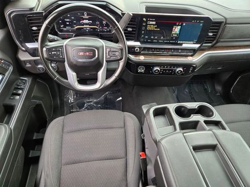 Used 2024 GMC Sierra 1500 SLE image 12