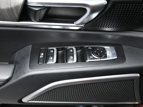 Used 2024 Kia Telluride EX w/ EX Captain's Chair Package image 20